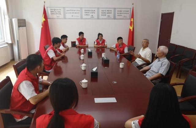 聆聽紅色經(jīng)典，感悟璀璨人生